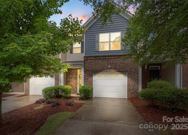 Property at 3237 Yarmouth Ln, Gastonia, NC 28056, 2 beds, 2.5 baths