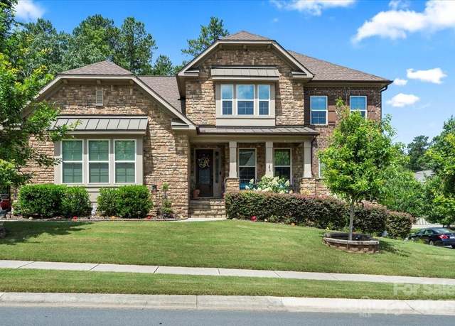 Property at 16402 Doves Canyon Ln, Charlotte, NC 28278, 4 beds, 2.5 baths