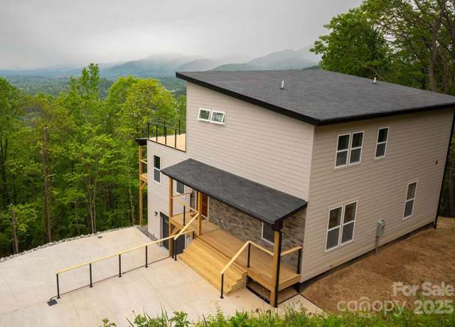 Property at 689 Blake Dr, Canton, NC 28716, 3 beds, 3.5 baths