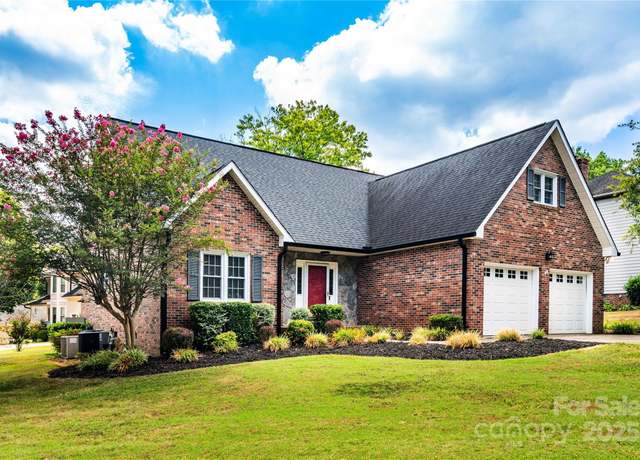 Property at 732 Deerfield Dr, Mount Holly, NC 28021, 3 beds, 2.5 baths