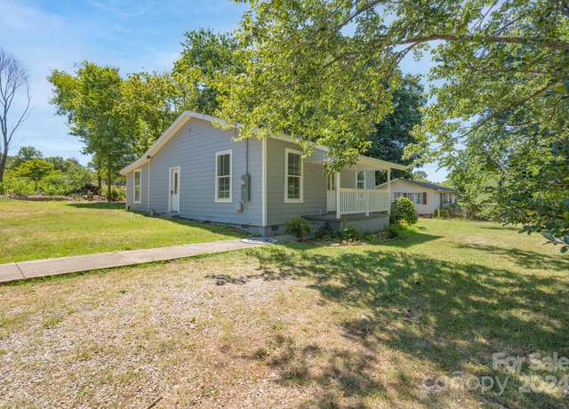 Property at 1021 Wall St, Statesville, NC 28677, 4 beds, 2 baths