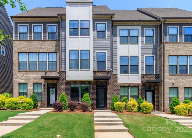Property at 628 Uwharrie River Rd, Charlotte, NC 28211, 4 beds, 4.5 baths