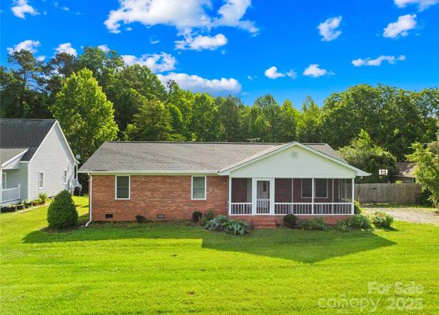 Property at 13715 Mayes Rd, Huntersville, NC 28078, 3 beds, 2 baths