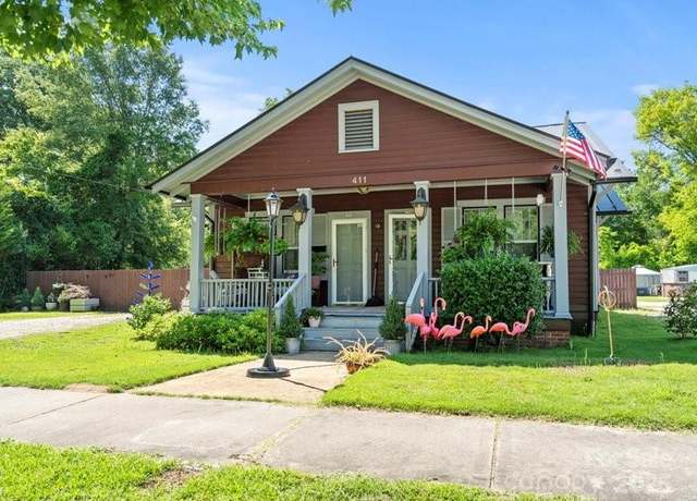 Property at 411 Market St, Cheraw, SC 29520, 2 beds, 1.5 baths