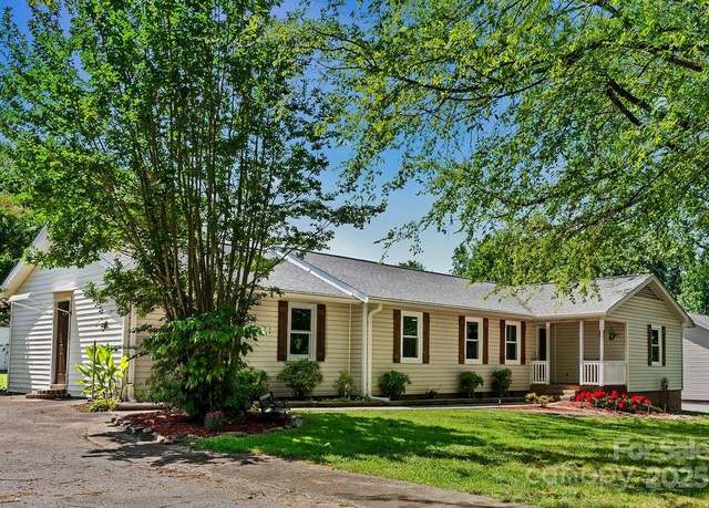 Property at 125 Robin Ct, Spartanburg, SC 29303, 3 beds, 2 baths