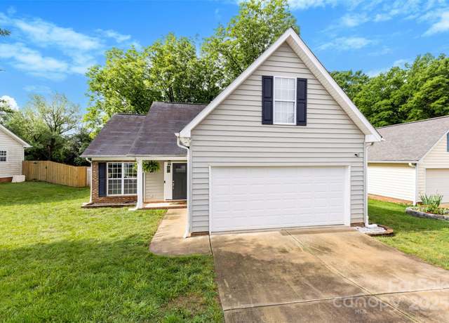 Property at 7321 Mapleridge Dr, Charlotte, NC 28210, 3 beds, 2.5 baths