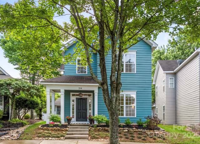 Property at 314 Center Dr, Davidson, NC 28036, 3 beds, 2.5 baths