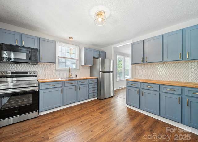 Property at 187 1/2 W End St, Chester, SC 29706, 2 beds, 1 bath