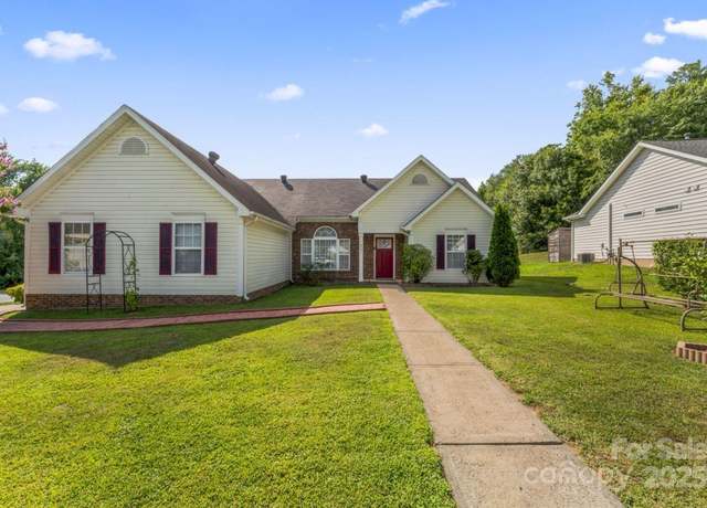 Property at 8901 Woodland Park Ln, Charlotte, NC 28214, 3 beds, 2 baths