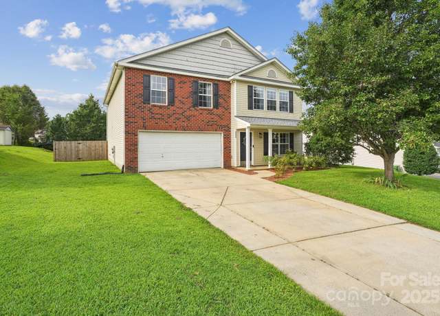 Property at 10527 River Hollow Ct, Charlotte, NC 28214, 4 beds, 2.5 baths