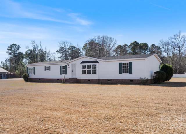 Property at 2465 Hwy 72 Hwy W, Lumberton, NC 28360, 3 beds, 2 baths