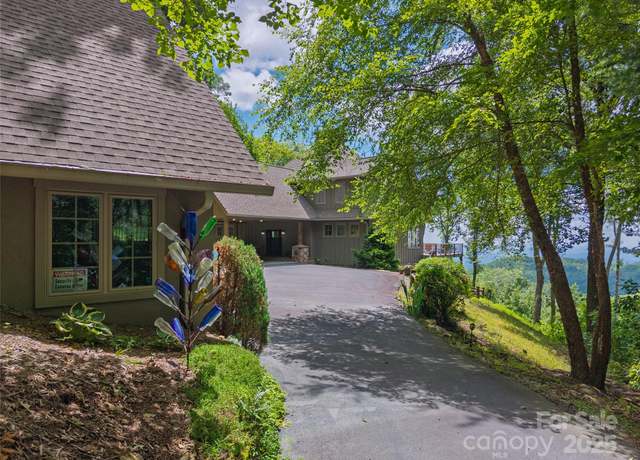Property at 315 Jocassee Trl, Sapphire, NC 28774, 4 beds, 5.5 baths