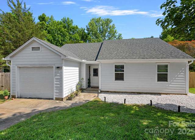 Property at 8122 Sherington Way, Charlotte, NC 28227, 3 beds, 2 baths