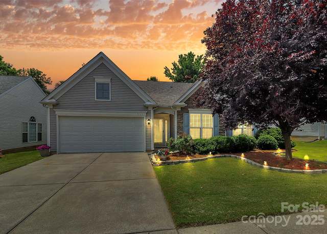 Property at 8722 Heron Glen Dr, Charlotte, NC 28269, 3 beds, 2 baths