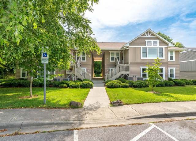 Property at 91 Morningside Ln, Hendersonville, NC 28792, 2 beds, 2 baths