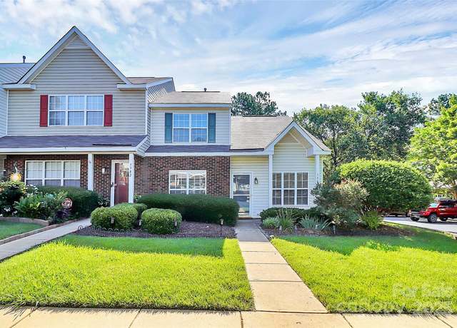 Property at 5980 Cougar Ln, Charlotte, NC 28269, 3 beds, 2 baths