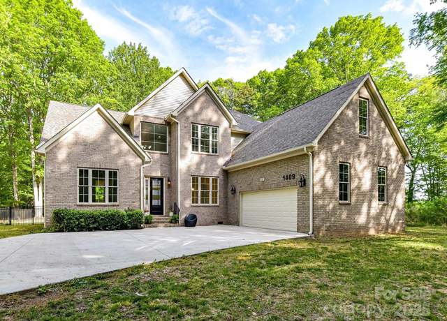 Property at 1409 Bloomsberry Ln, Waxhaw, NC 28173, 4 beds, 3.5 baths