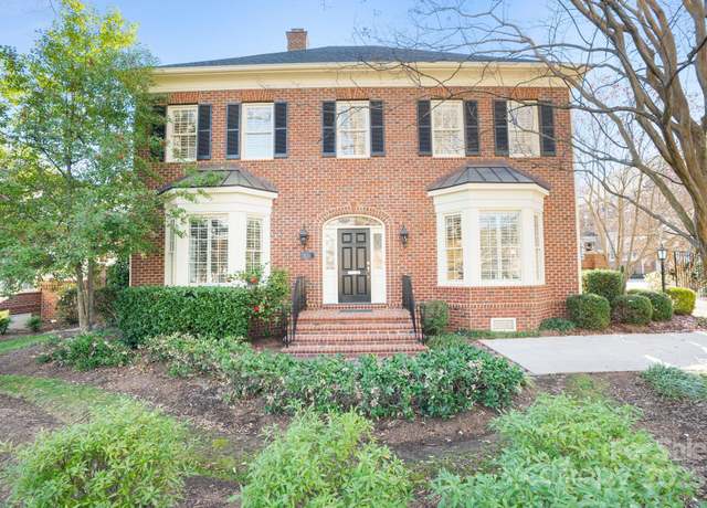 Property at 1131 S Kings Dr, Charlotte, NC 28207, 4 beds, 3.5 baths