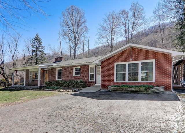Property at 2541 Dellwood Rd, Waynesville, NC 28786, 5 beds, 5 baths