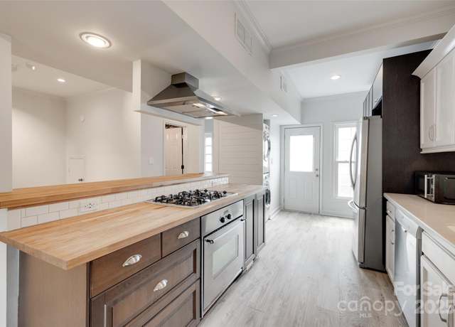Property at 5901 Quail Hollow Rd Unit G, Charlotte, NC 28210, 2 beds, 2.5 baths
