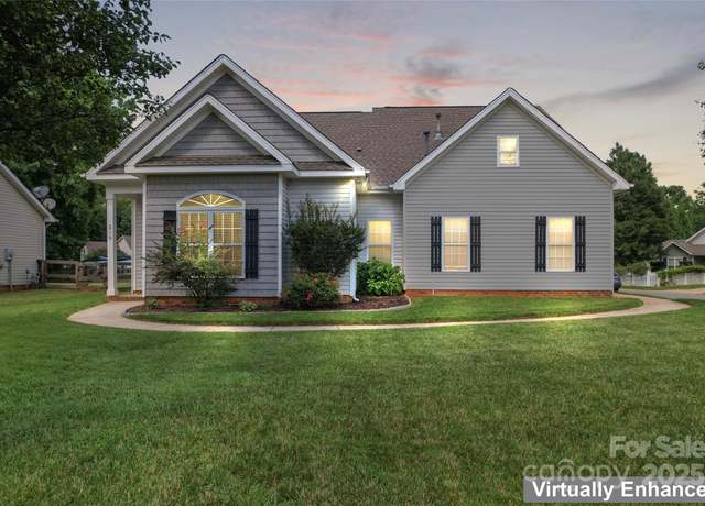 Property at 219 Mccord St, Charlotte, NC 28216, 4 beds, 2.5 baths