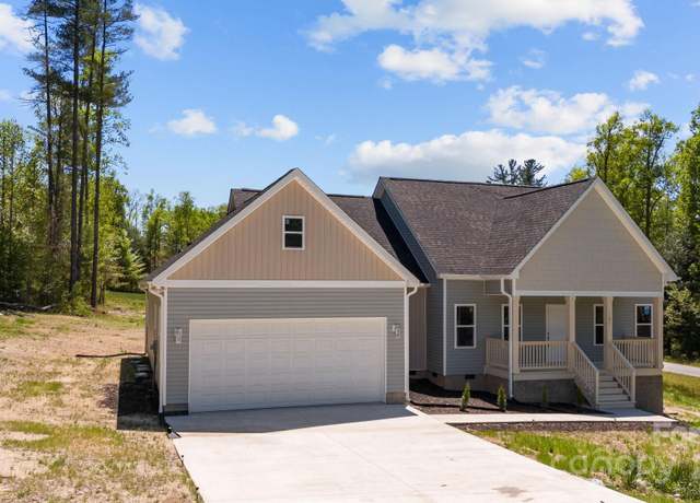 Property at 142 Crystal Heights Dr, Hendersonville, NC 28739, 3 beds, 2 baths
