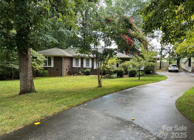 Property at 10004 Snowflake Ct, Charlotte, NC 28215, 3 beds, 2 baths