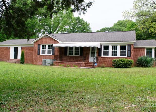 Property at 925 Grace Ave, Lancaster, SC 29720, 4 beds, 3 baths