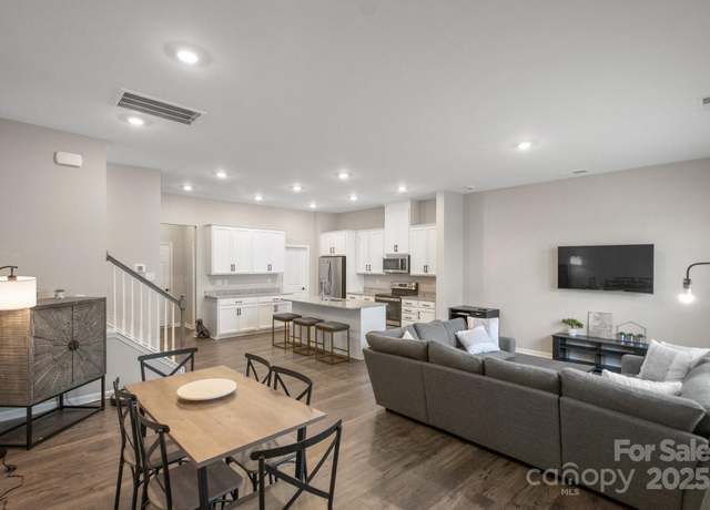 Property at 8928 Morning Mist Rd, Charlotte, NC 28215, 4 beds, 2.5 baths