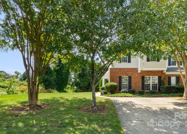 Property at 135 Ross Moore Ave, Charlotte, NC 28205, 2 beds, 2.5 baths