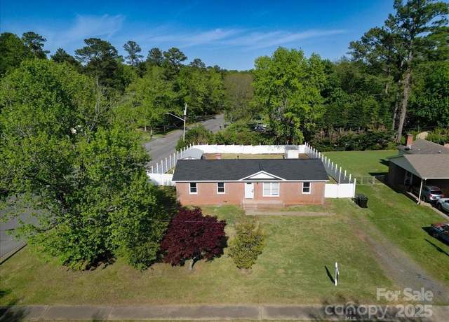 Property at 1005 Clarkson St, Rock Hill, SC 29730, 4 beds, 1.5 baths