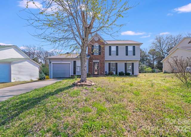 Property at 7619 Woodknoll Dr, Charlotte, NC 28217, 3 beds, 2.5 baths