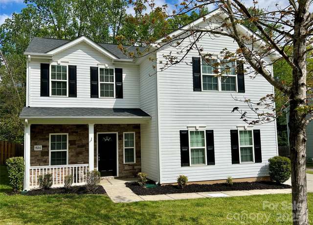Property at 7026 Carrington Pointe Dr, Huntersville, NC 28078, 5 beds, 2.5 baths
