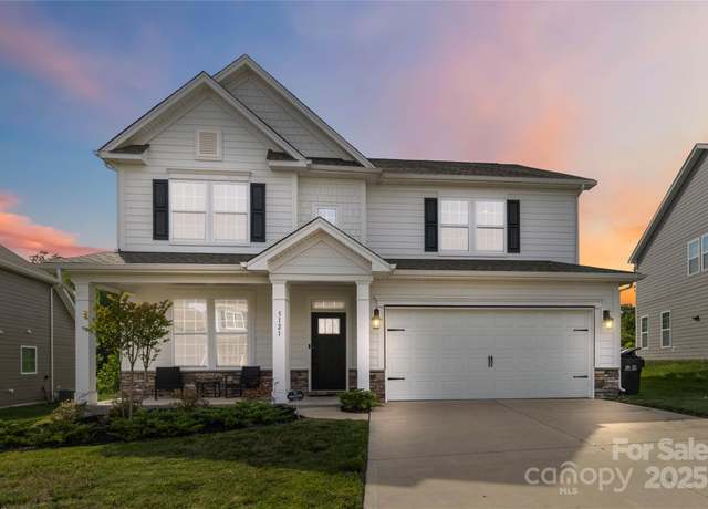 Property at 5121 Ennisworth Ln, Charlotte, NC 28214, 4 beds, 3 baths