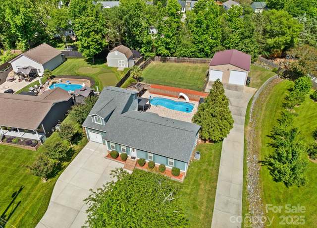 Property at 2908 Dylan Pl NW, Concord, NC 28027, 4 beds, 3 baths