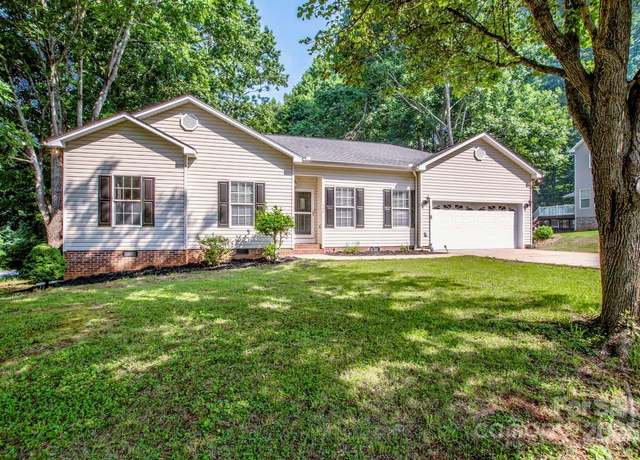 Property at 146 Valley Glen Dr, Troutman, NC 28166, 3 beds, 2 baths