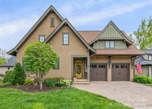 Property at 14 Chantilly Dr, Asheville, NC 28804, 4 beds, 2.5 baths