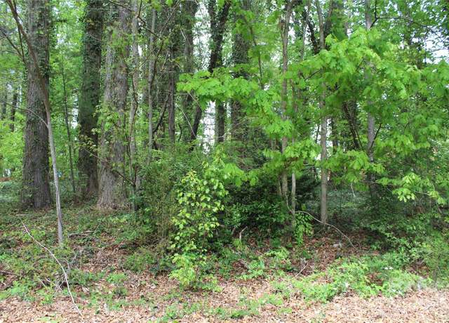 Property at 215 Edgewood Cir, Morganton, NC 28655