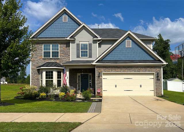 Property at 1823 Ridge Creek Dr, Kernersville, NC 27284, 5 beds, 3 baths
