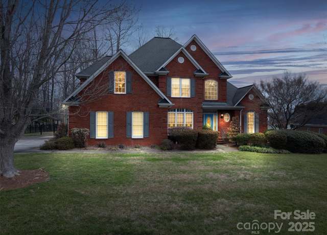 Property at 3516 Araglin Dr, Gastonia, NC 28056, 4 beds, 2.5 baths
