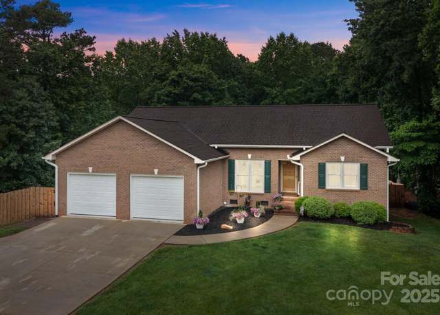 Property at 144 Sea Trail Dr, Mooresville, NC 28117, 3 beds, 2.5 baths