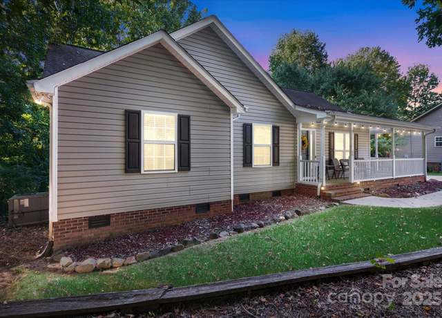 Property at 914 Ragin Ln, Rock Hill, SC 29732, 3 beds, 2 baths