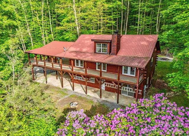 Property at 287 Sara Ridge Rd, Waynesville, NC 28786, 2 beds, 3 baths