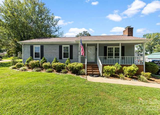 Property at 2411 Winterfield Dr, Gastonia, NC 28056, 3 beds, 2 baths