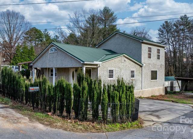 Property at 200 Walnut Ave, Hudson, NC 28638, 3 beds, 2 baths