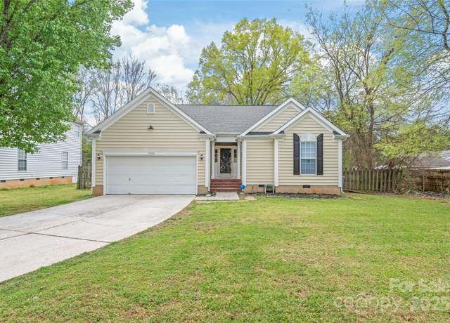 Property at 11404 Larix Dr, Charlotte, NC 28273, 3 beds, 2 baths