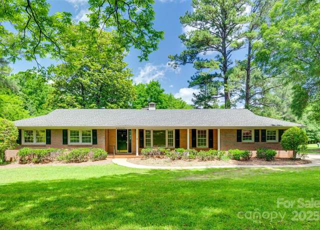 Property at 2001 Lakeview Dr, Pineville, NC 28134, 3 beds, 2 baths