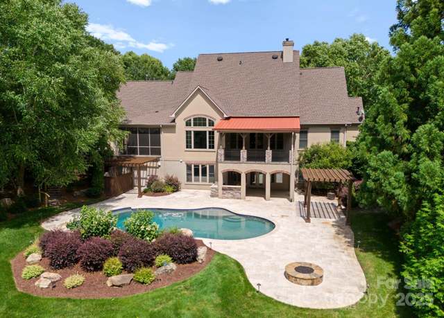Property at 1108 Shinnecock Ln, Waxhaw, NC 28173, 5 beds, 4.5 baths