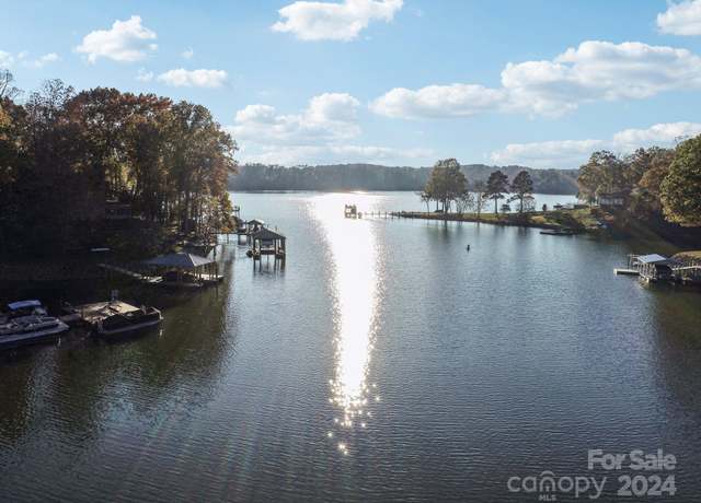 Property at 151 River Ridge Ln, Statesville, NC 28677, 2 beds, 3 baths