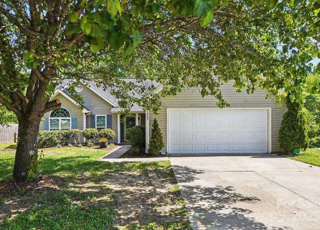 Property at 2945 Christian Scott Ln, Charlotte, NC 28214, 3 beds, 2 baths